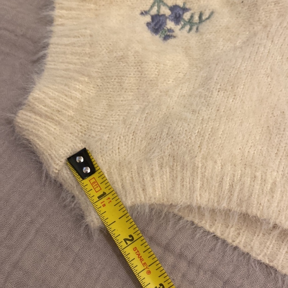 COTTON ON BODT EMBROIDERED SHORTS. Size M . EUC - Picture 9 of 9